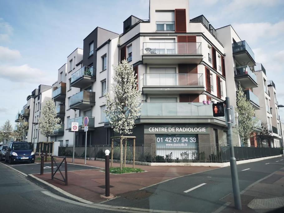 Entire Appartment, 2 Confortable At Apartment Créteil