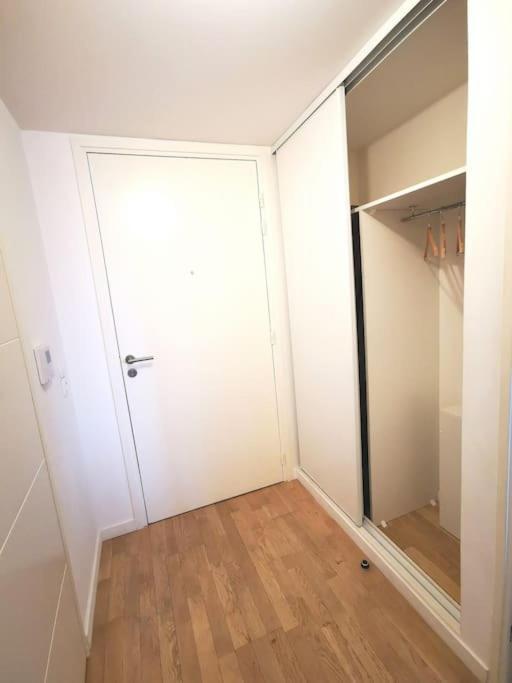 Entire Appartment, 2 Confortable At Créteil