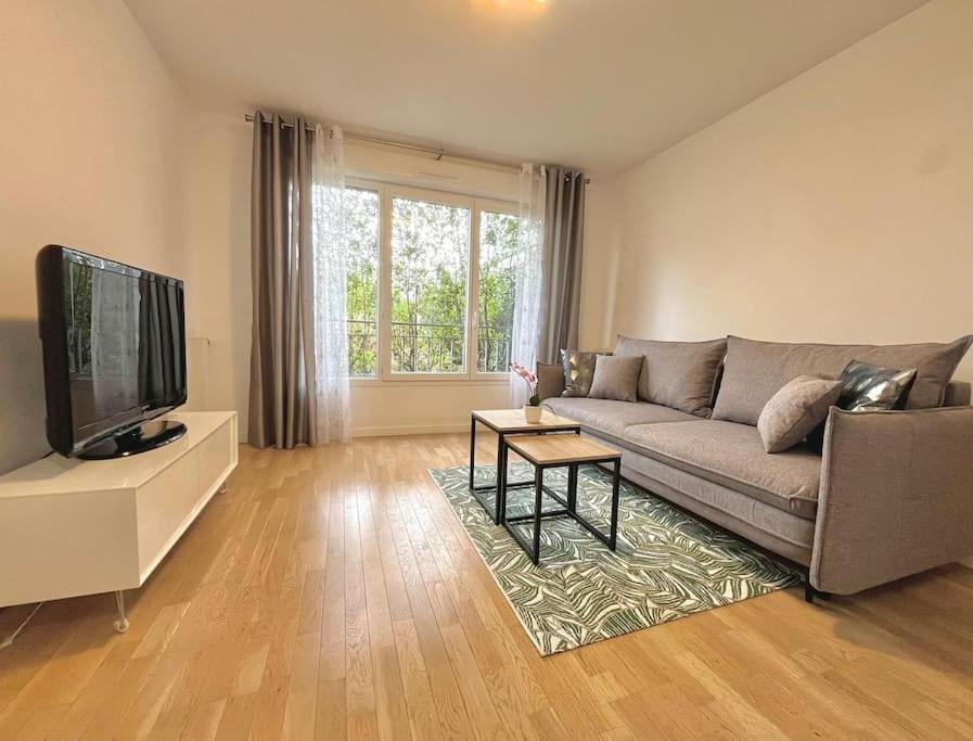 Entire Appartment, 2 Confortable At Créteil